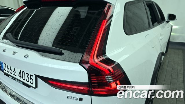 Volvo V90 Cross Country B5 Pro AWD 2021 — фото 23