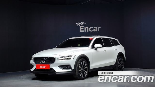 Volvo V60 Cross Country (II) B5 Pro AWD