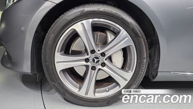 Mercedes-Benz E-Class (W213) E300 Avantgarde 2019 — фото 5