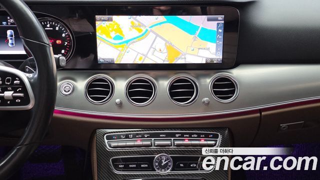 Mercedes-Benz E-Class (W213) E300 Avantgarde 2019 — фото 19