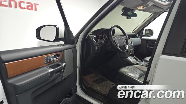 Land Rover Discovery 4 3.0 SDV6 SE 2016 — фото 10