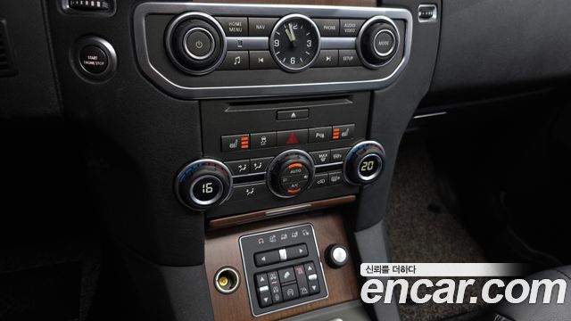 Land Rover Discovery 4 3.0 SDV6 SE 2016 — фото 18