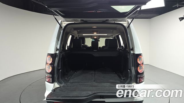 Land Rover Discovery 4 3.0 SDV6 SE 2016 — фото 20