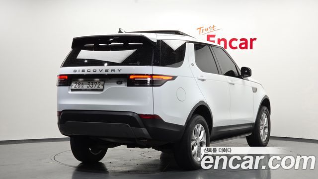 Land Rover Discovery 5 2.0 SD4 SE 2019 — фото 2