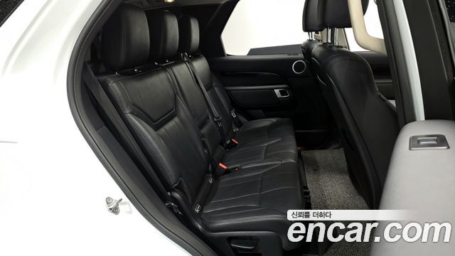 Land Rover Discovery 5 2.0 SD4 SE 2019 — фото 12