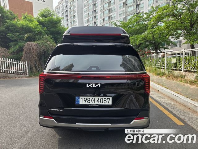 Kia Carnival (IV) Gasoline 4-Seater Hi Limousine Signature 2024 — фото 4