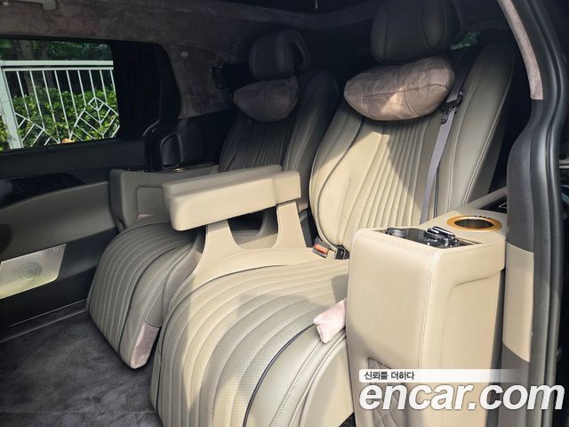 Kia Carnival (IV) Gasoline 4-Seater Hi Limousine Signature 2024 — фото 8