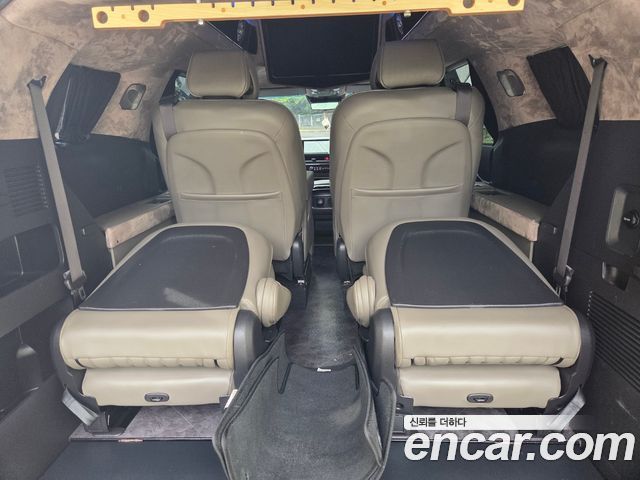 Kia Carnival (IV) Gasoline 4-Seater Hi Limousine Signature 2024 — фото 9