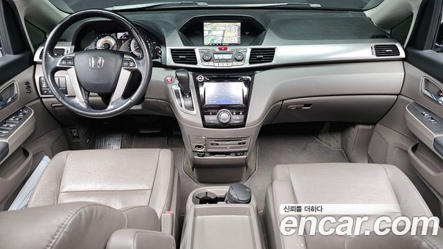 Honda Odyssey 3.5 4th 2016 — фото 7