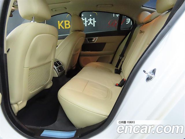 Jaguar XF 2.0 Luxury X250 2014 — фото 6
