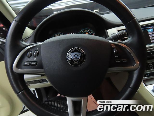 Jaguar XF 2.0 Luxury X250 2014 — фото 8