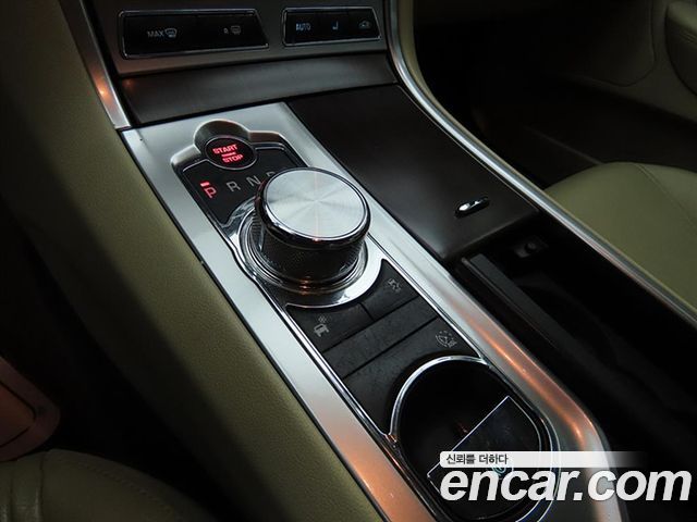 Jaguar XF 2.0 Luxury X250 2014 — фото 15