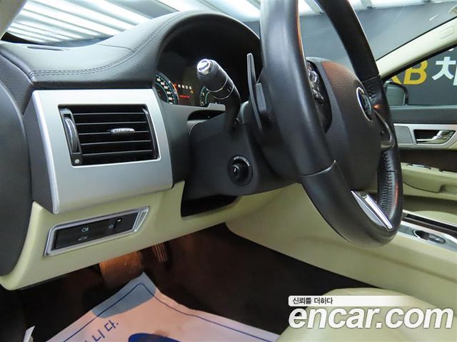 Jaguar XF 2.0 Luxury X250 2014 — фото 18