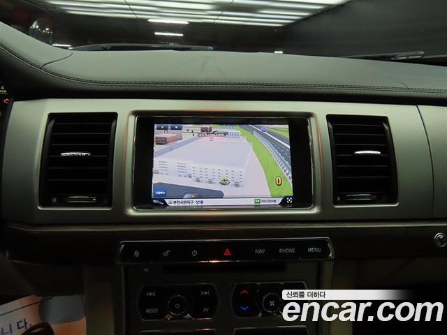 Jaguar XF 2.0 Luxury X250 2014 — фото 20