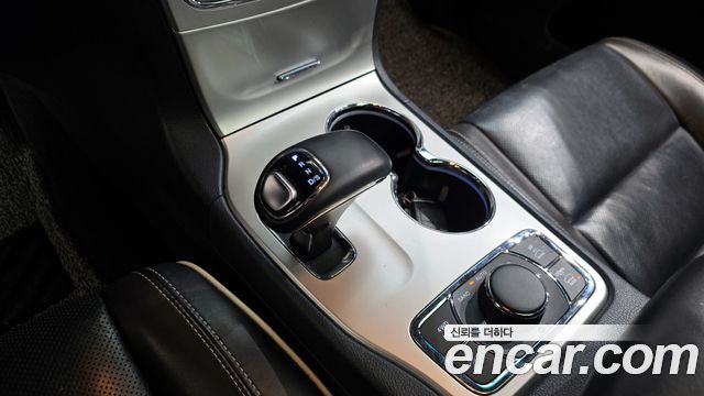 Jeep Grand Cherokee 3.0 Diesel Overland WK2 2015 — фото 9