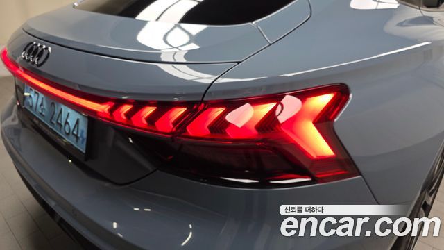 Audi e-tron GT GT quattro Premium 2022 — фото 29