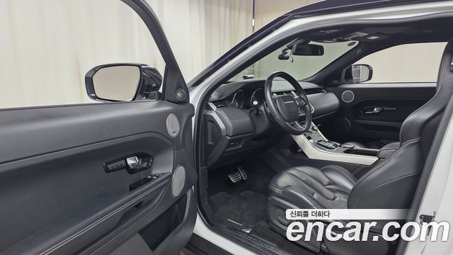 Land Rover Range Rover Evoque 2.0 Si4 Dynamic Coupe 2013 — фото 10