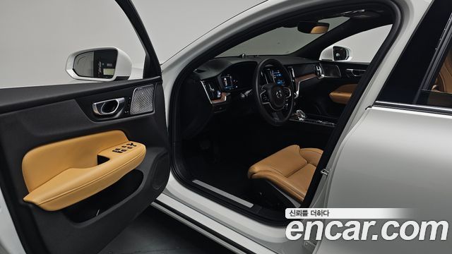 Volvo S60 (III) B5 Ultimate Bright 2023 — фото 10