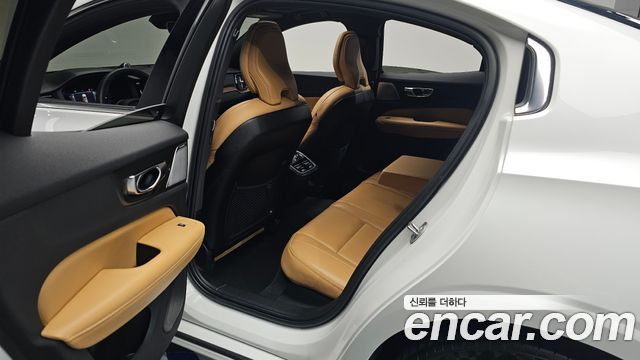 Volvo S60 (III) B5 Ultimate Bright 2023 — фото 11
