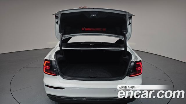 Volvo S60 (III) B5 Ultimate Bright 2023 — фото 20