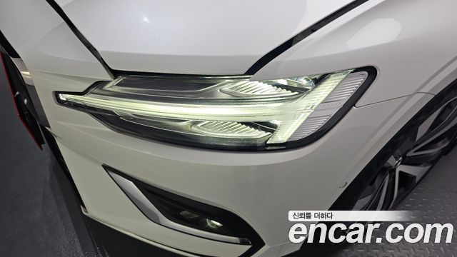 Volvo S60 (III) B5 Ultimate Bright 2023 — фото 22