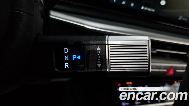Hyundai Grandeur (GN7) 2,5 Gasoline 2WD Premium 2023 — фото 9