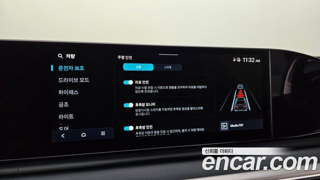 Hyundai Grandeur (GN7) 2,5 Gasoline 2WD Premium 2023 — фото 17