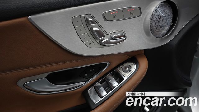 Mercedes-Benz C-Class (W205) C200 Cabriolet 2019 — фото 17