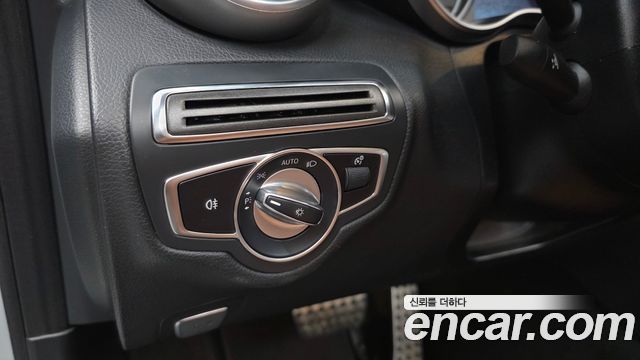 Mercedes-Benz C-Class (W205) C200 Cabriolet 2019 — фото 28