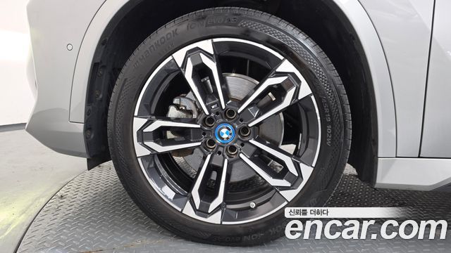 BMW iX1 (U11) xDrive 30 M Sport 2023 — фото 5