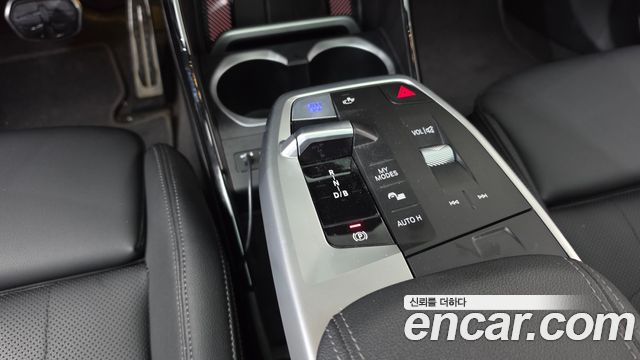 BMW iX1 (U11) xDrive 30 M Sport 2023 — фото 9