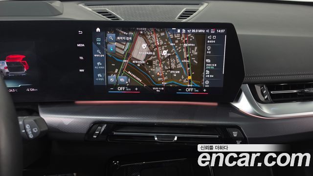 BMW iX1 (U11) xDrive 30 M Sport 2023 — фото 17