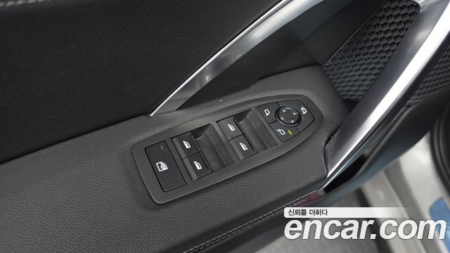 BMW iX1 (U11) xDrive 30 M Sport 2023 — фото 34