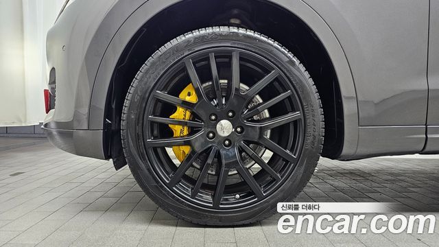 Maserati Levante 3.0 S AWD Sport 2017 — фото 5
