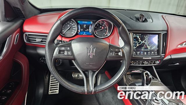 Maserati Levante 3.0 S AWD Sport 2017 — фото 16
