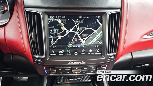 Maserati Levante 3.0 S AWD Sport 2017 — фото 17