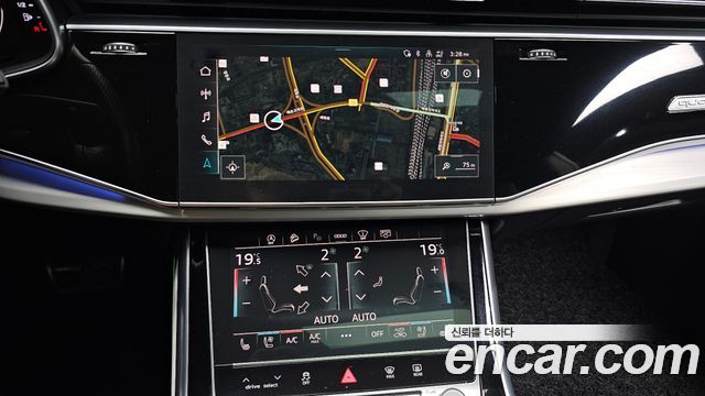 Audi Q8 (4M) 55 TFSI Quattro Premium 2021 — фото 17