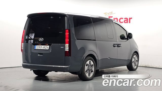 Hyundai Staria 4WD Tourer 9-Seater Modern 2025 — фото 2