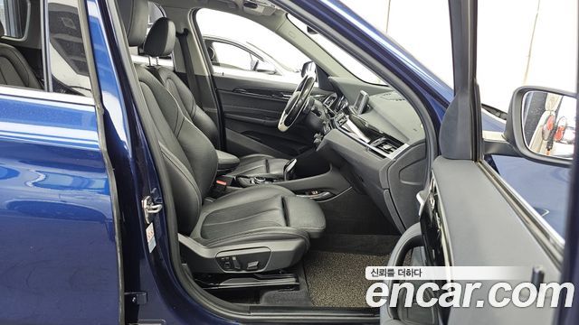 BMW X1 (F48) xDrive 20d xLine 2019 — фото 11