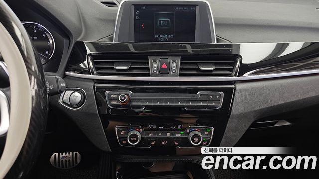 BMW X1 (F48) xDrive 20d xLine 2019 — фото 14