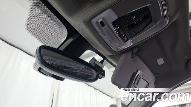 BMW X1 (F48) xDrive 20d xLine 2019 — фото 17