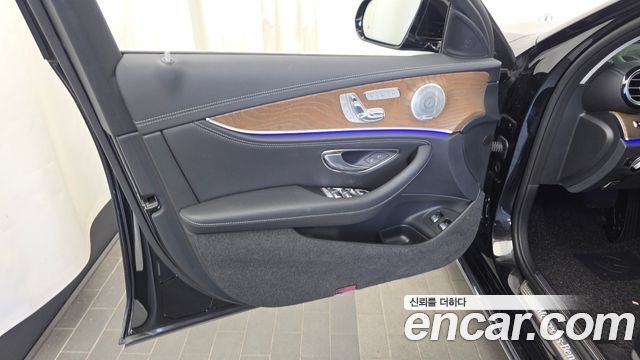 Mercedes-Benz E-Class (W213) E300e Exclusive 2019 — фото 24