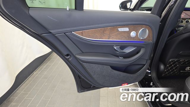 Mercedes-Benz E-Class (W213) E300e Exclusive 2019 — фото 25