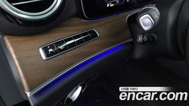 Mercedes-Benz E-Class (W213) E300e Exclusive 2019 — фото 27