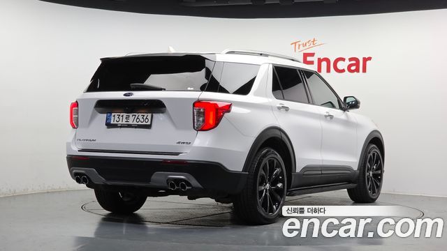 Ford Explorer (VI) 3.0 Platinum 4WD 2022 — фото 2