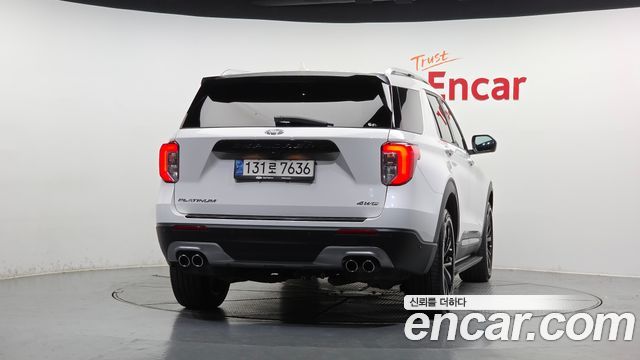 Ford Explorer (VI) 3.0 Platinum 4WD 2022 — фото 4