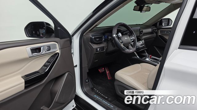 Ford Explorer (VI) 3.0 Platinum 4WD 2022 — фото 10