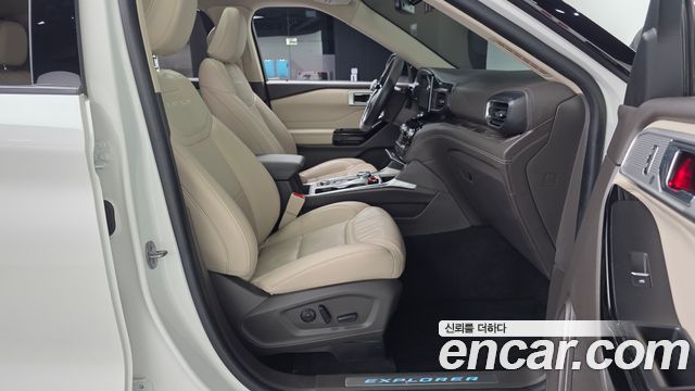 Ford Explorer (VI) 3.0 Platinum 4WD 2022 — фото 11