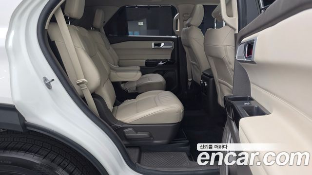 Ford Explorer (VI) 3.0 Platinum 4WD 2022 — фото 12