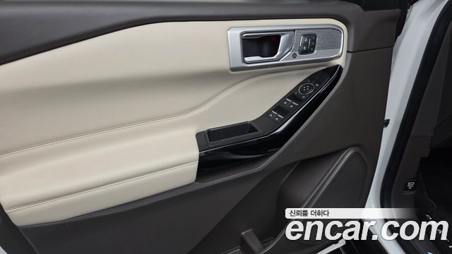 Ford Explorer (VI) 3.0 Platinum 4WD 2022 — фото 24